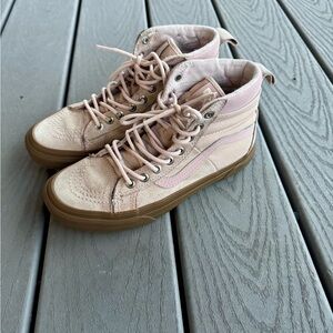 Women’s Vans Sk8-Hi MTE Pink suede shoes size 8